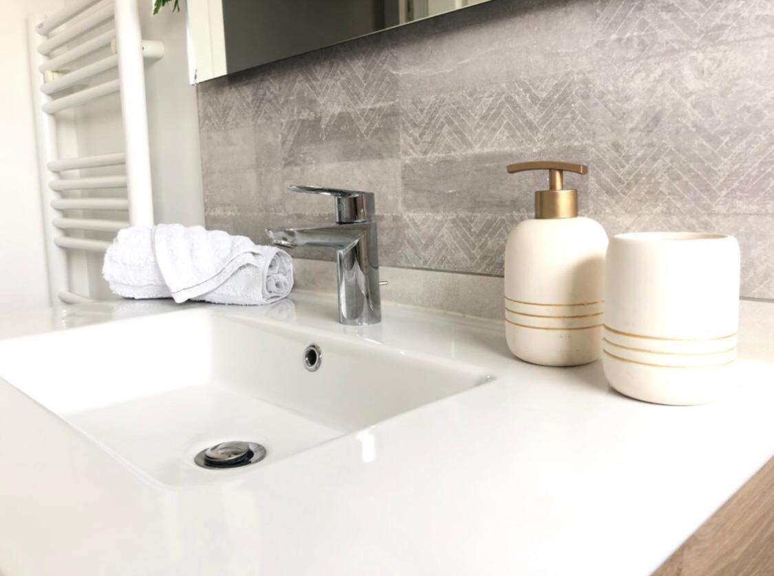 Loft Evasion , Parking Gratuit , 5 Min Auxerre Apartment Moneteau Ngoại thất bức ảnh